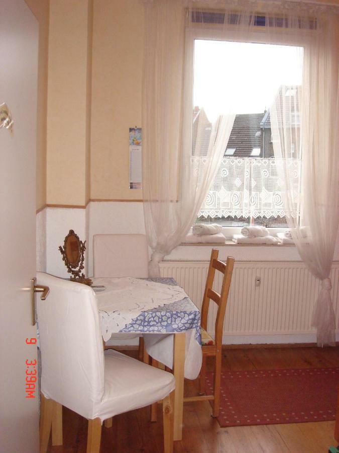Koeln Vermietung Schwermer Exterior photo